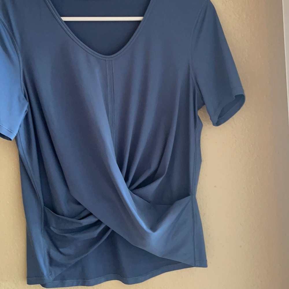 Lululemon criss cross crop shirt